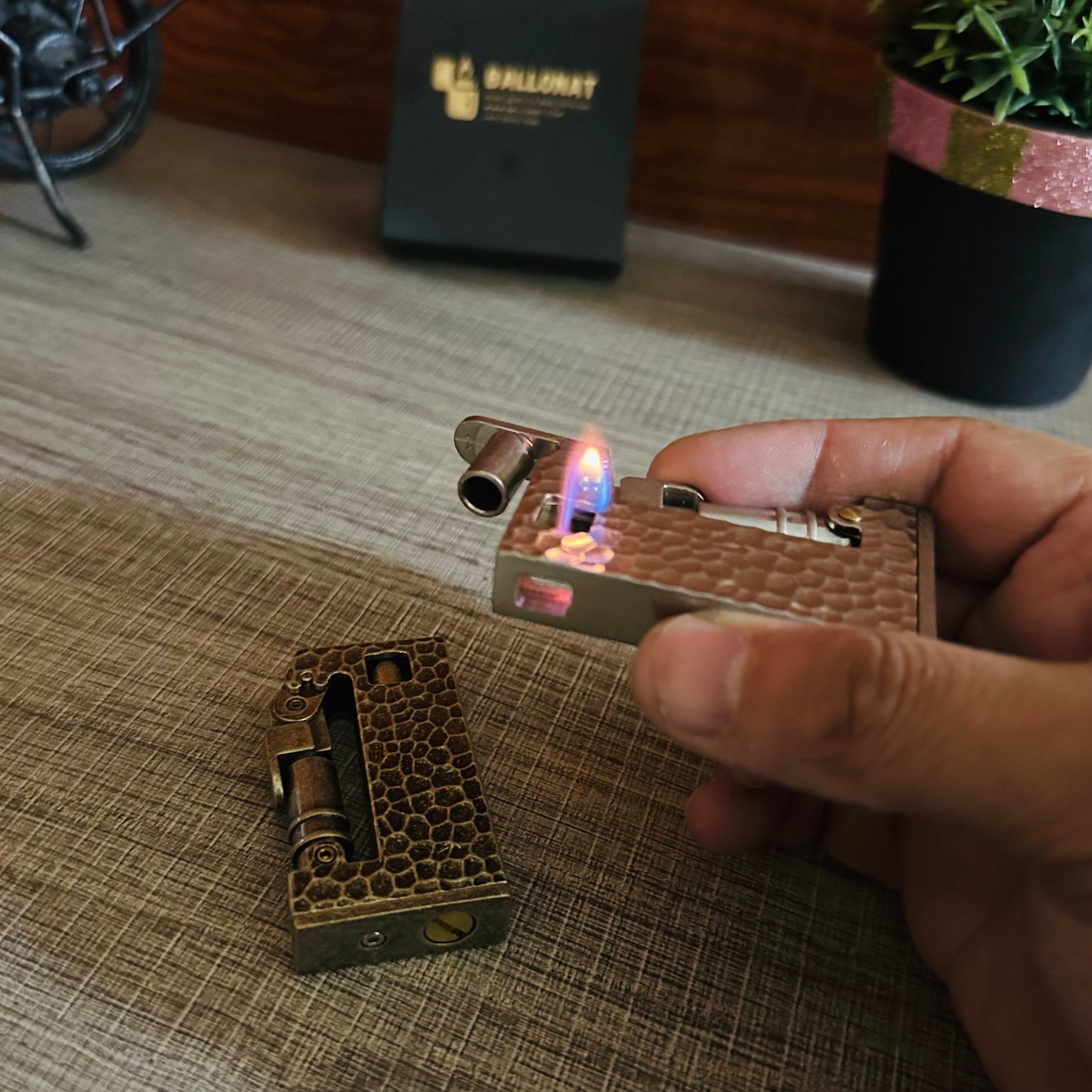 Classic Retro Old-fashioned Scimitar Lighter