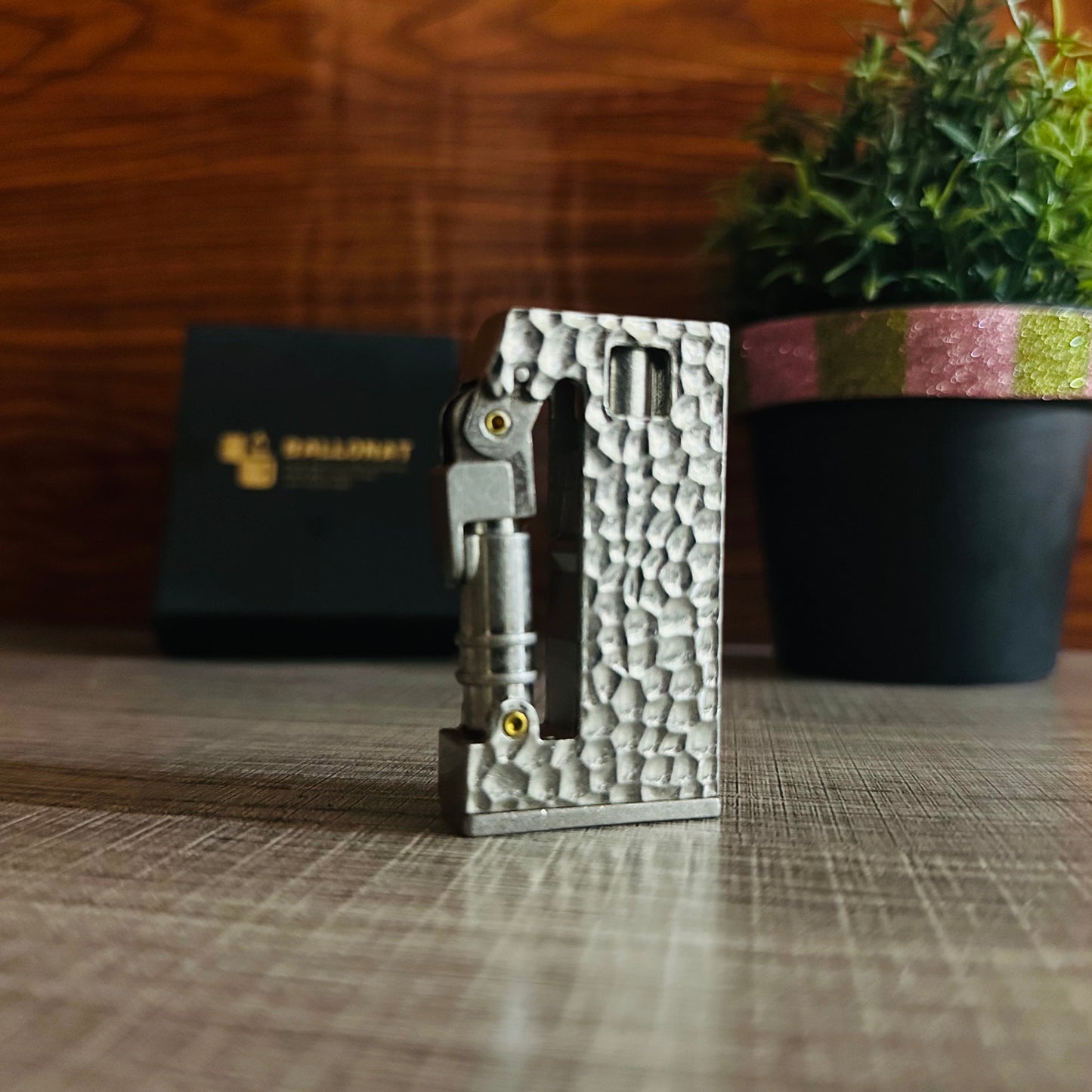Classic Retro Old-fashioned Scimitar Lighter