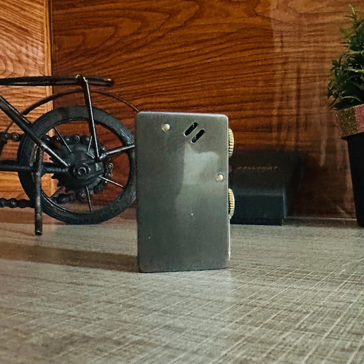 Vintage-Style Mechanical Kerosene Lighter